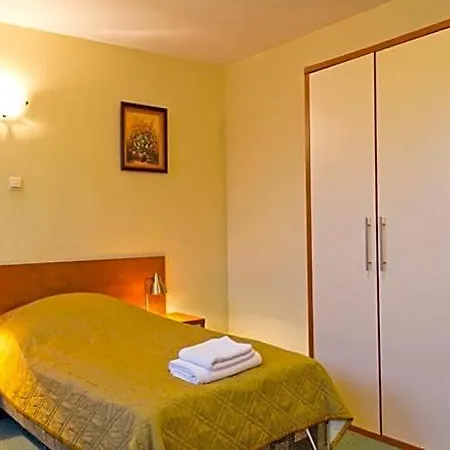 Pod Szczesliwa Gwiazda 2*
