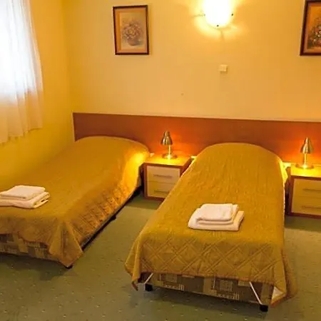 Pod Szczesliwa Gwiazda 2*