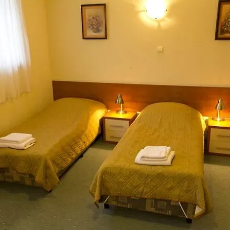 Pod Szczesliwa Gwiazda 2*